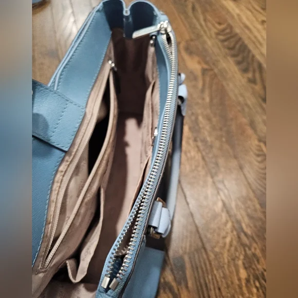 Michael Kors Purse - Picture 5 of 9